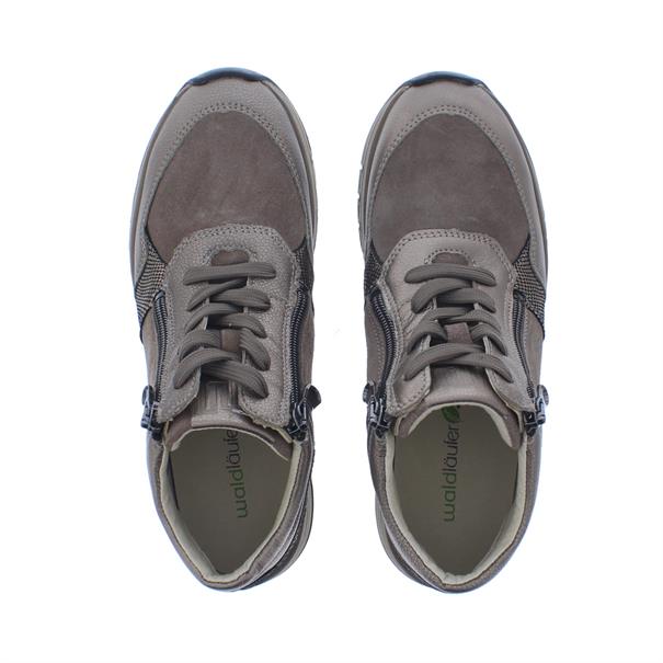 April H Dames Sneaker