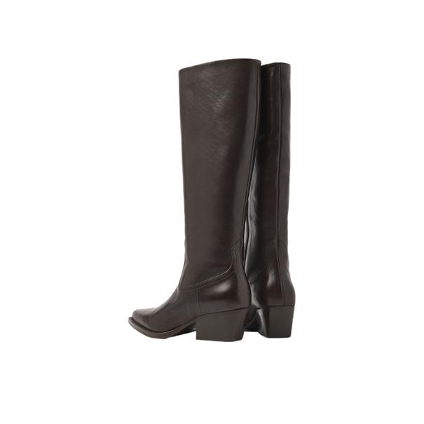 Do Ashley Dames Laars