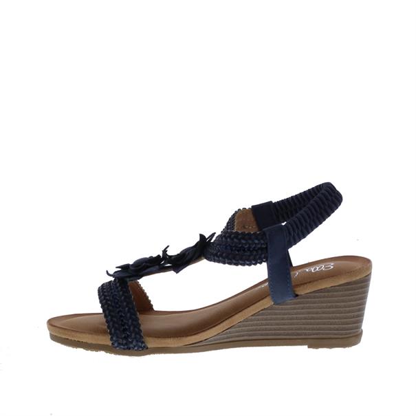 Ella Cruz Zahri Bloem Front