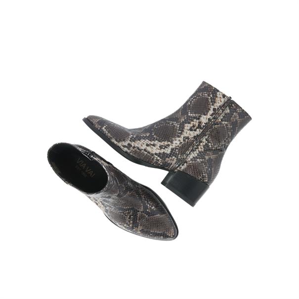 Rose Baker Dames Laars