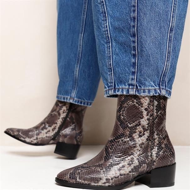 Rose Baker Dames Laars