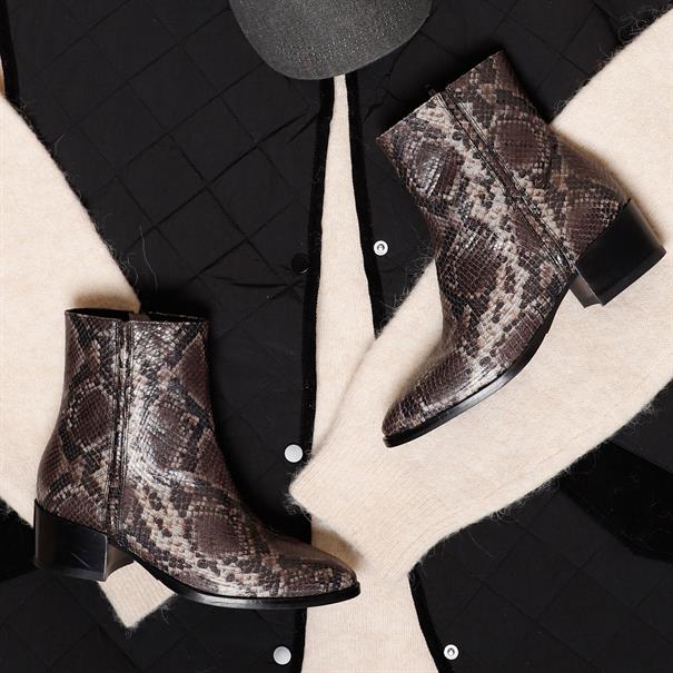 Rose Baker Dames Laars