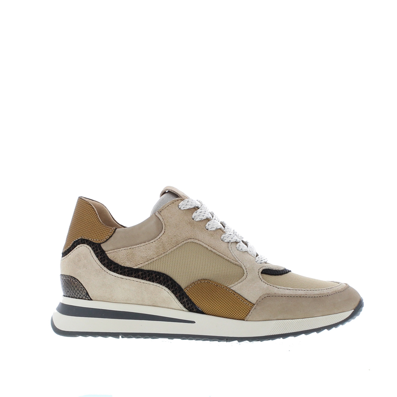 Nora Sam | VIA VAI witte sneakers | VIA VAI