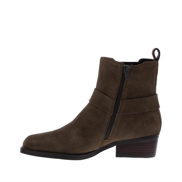 Ymani Chelsea Ring Suede