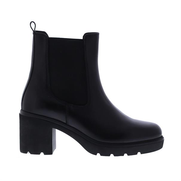 Yvette Chelsea Profiel Blokhak