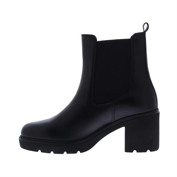 Yvette Chelsea Profiel Blokhak